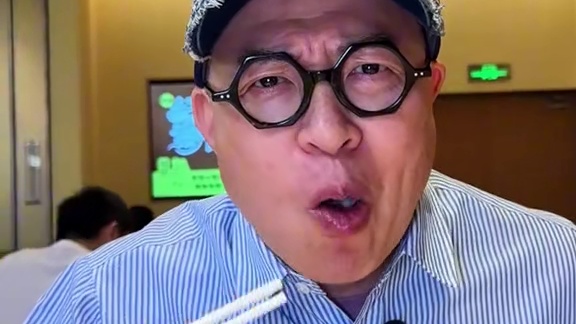 挖到宝！盐焗鸡 + 大自然，非遗味太顶了 #心动榜餐厅 #心动榜 #一口吃进大自然 #吃饭的新奇体验