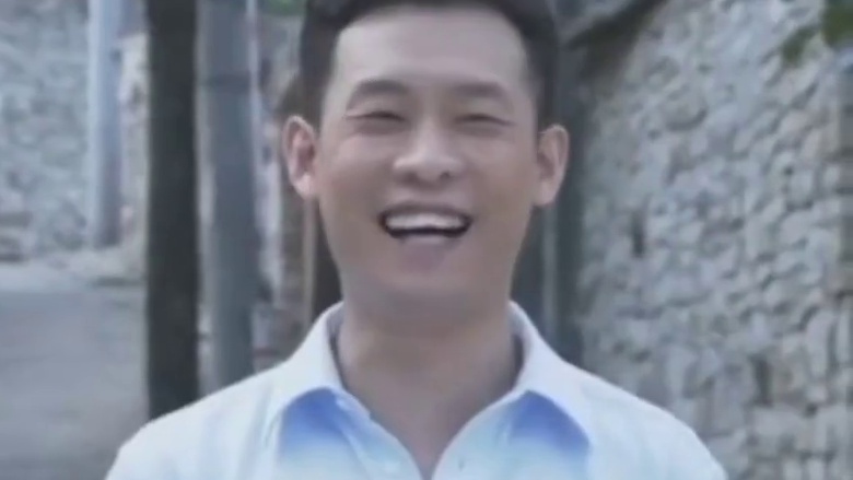 刘刘汪给姿态找托尼老师剪头发