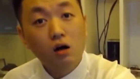 药水哥金色大厅递钱让网友买吃的