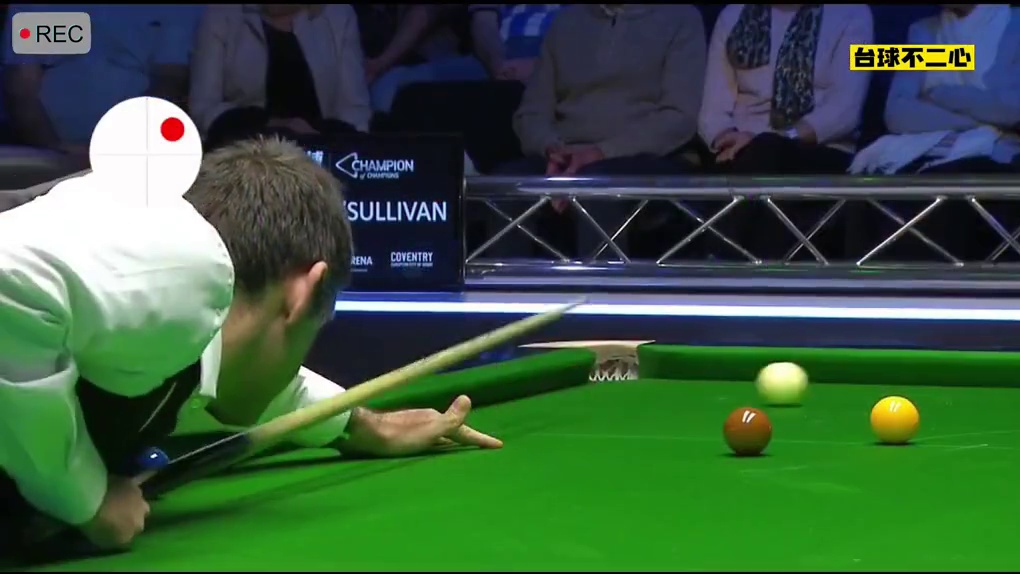 让白球飞一会！奥沙利文霸道走位+另类防守，竟然和怀特玩心跳！