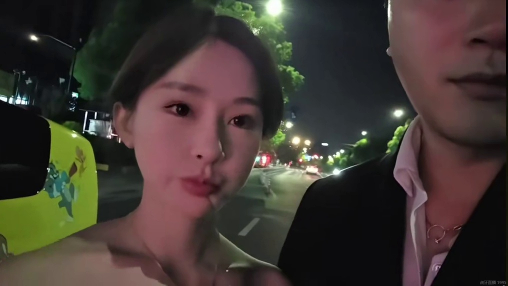 让你亲嘴你亲脸。