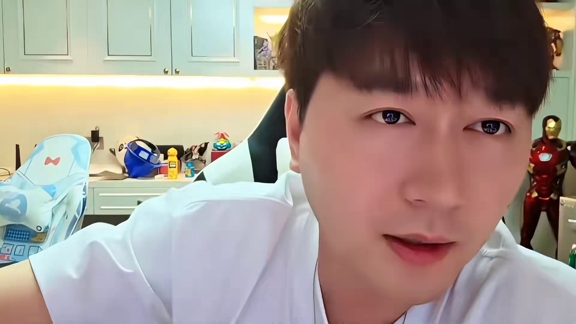 小酷又亲上了，但是被某人拉黑了！