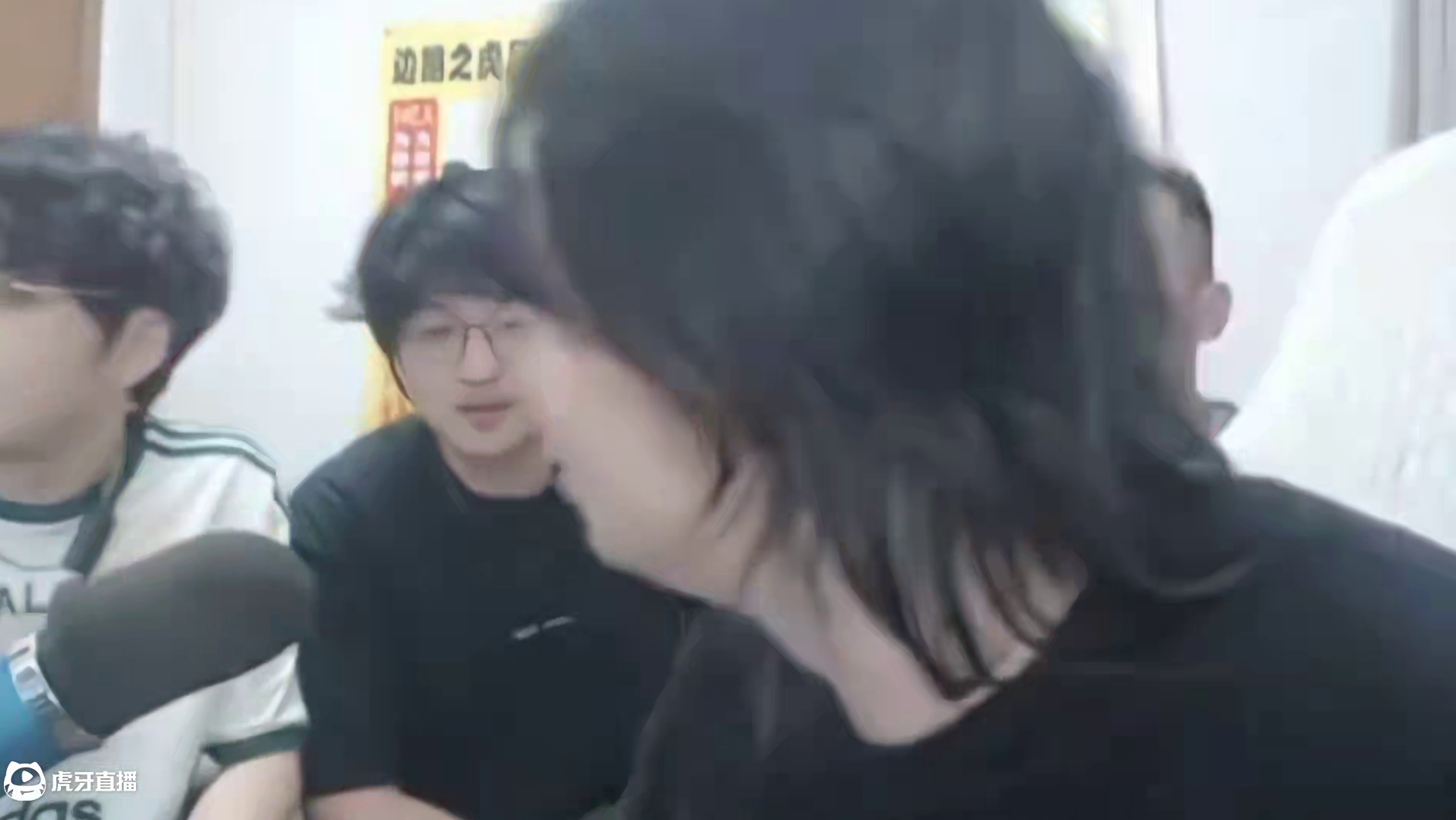 昨晚龙虎豹三边合体，德华还以为要上大分嘴都笑歪了