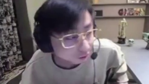 K神花盆杯遭电脑gank，狂送20人头