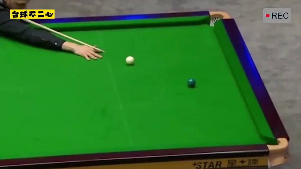 斯诺克非要这么玩？特鲁姆普白球一直在漂移，一杆比一杆过瘾！