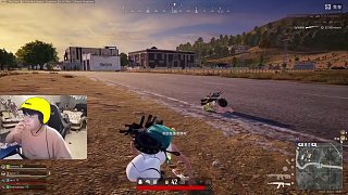 姿態(tài)玩PUBG化身配送小子