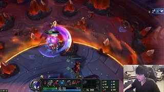 姿態(tài)帶辣妹玩2V2