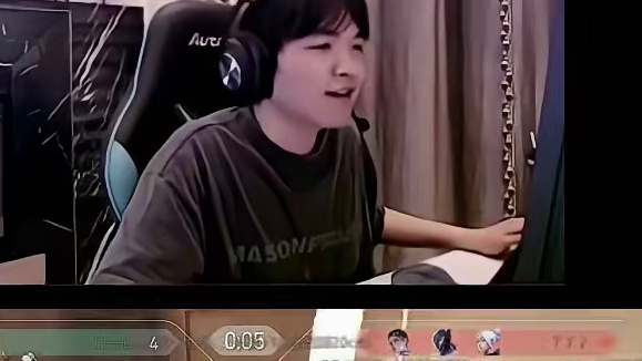 你玩你的，我聊我的！