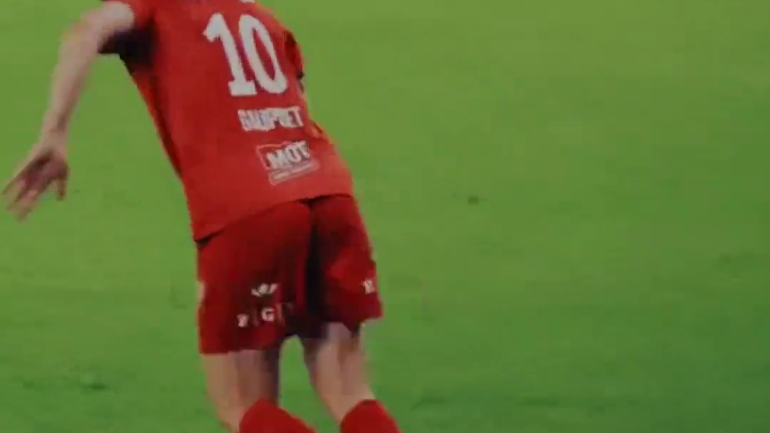 曼联女队赛前球鞋丢失，最终欧冠资格赛输球 #足球 #欧冠 #曼联 #英超 #离谱