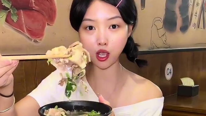 在锦江学院附近吃顿跷脚牛肉只要三十多，6种牛肉任选 #眉山 #跷脚牛肉 #跷脚牛肉哪里好吃 #下饭菜