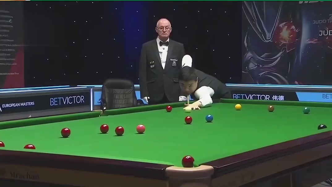 丁俊晖上房揭瓦（瓦菲），绝境之下强势反转，终将幸不辱命！(1)