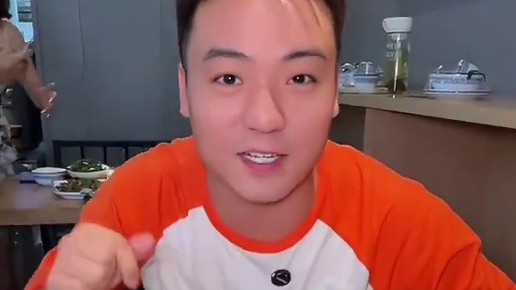 花39.9在天府五街三个人吃一顿单锅现炒的三人餐，这简直比吃盒饭还划算吧