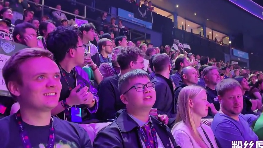 【TI 2025】主赛事Day2完美社区作者团现场玩家采访&VLOG
#DOTA2 #刀塔 #TI2