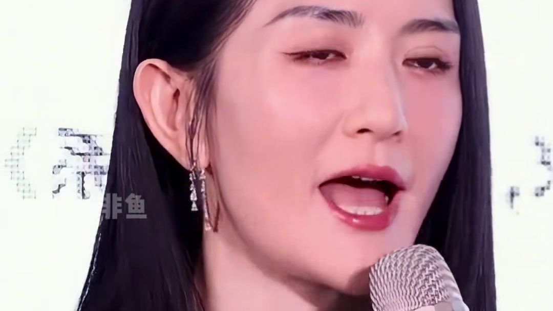 2009年，谢娜因生病切除一侧输卵管，此时张杰的一个举动，成就了两人14的年婚姻 #谢娜 #张杰 #