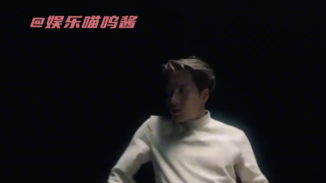 王嘉尔新歌导演又是自己，好对味！这下又要掉下床缝听100遍了！！！#王嘉尔 #letloose #专