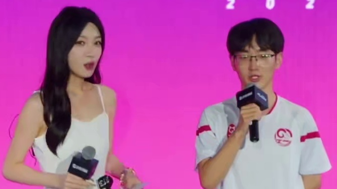 广州电竞队 MuYu选手赛后采访直言：非常感谢我的家人，你们是我人生中的MVP！未来是属于像我们这种