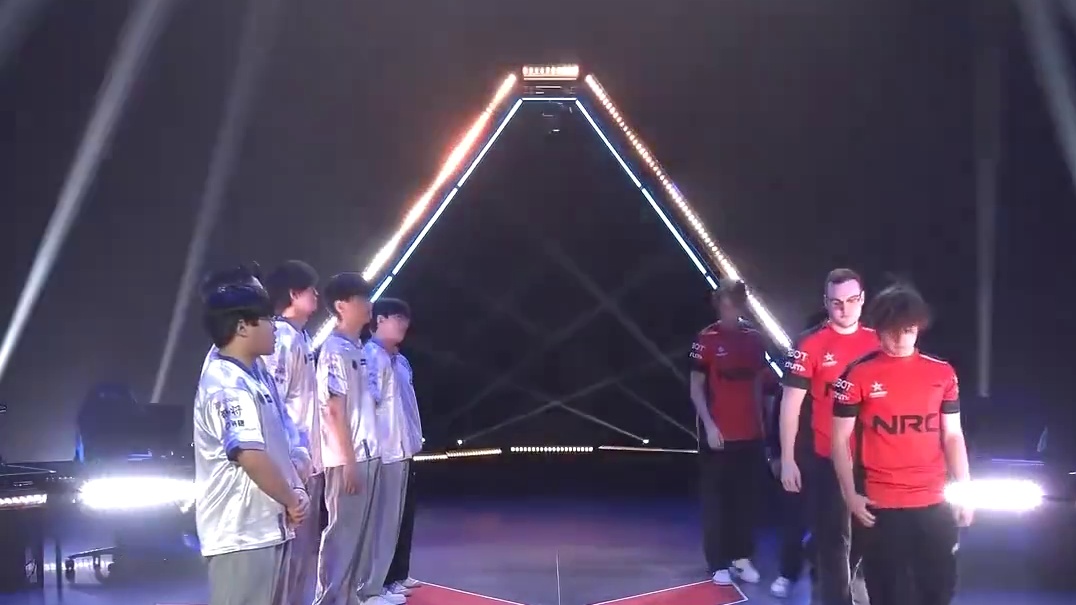 EDG首秀登场
巴黎全球冠军赛
#EDG首战对阵NRG  #无畏契约巴黎全球冠军赛