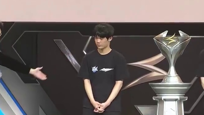 【2025年QQ飞车全国公开赛S7手游赛道总决赛冠军颁奖仪式】 
⭐热血燃擎，冲破速度禁锢，于激情赛