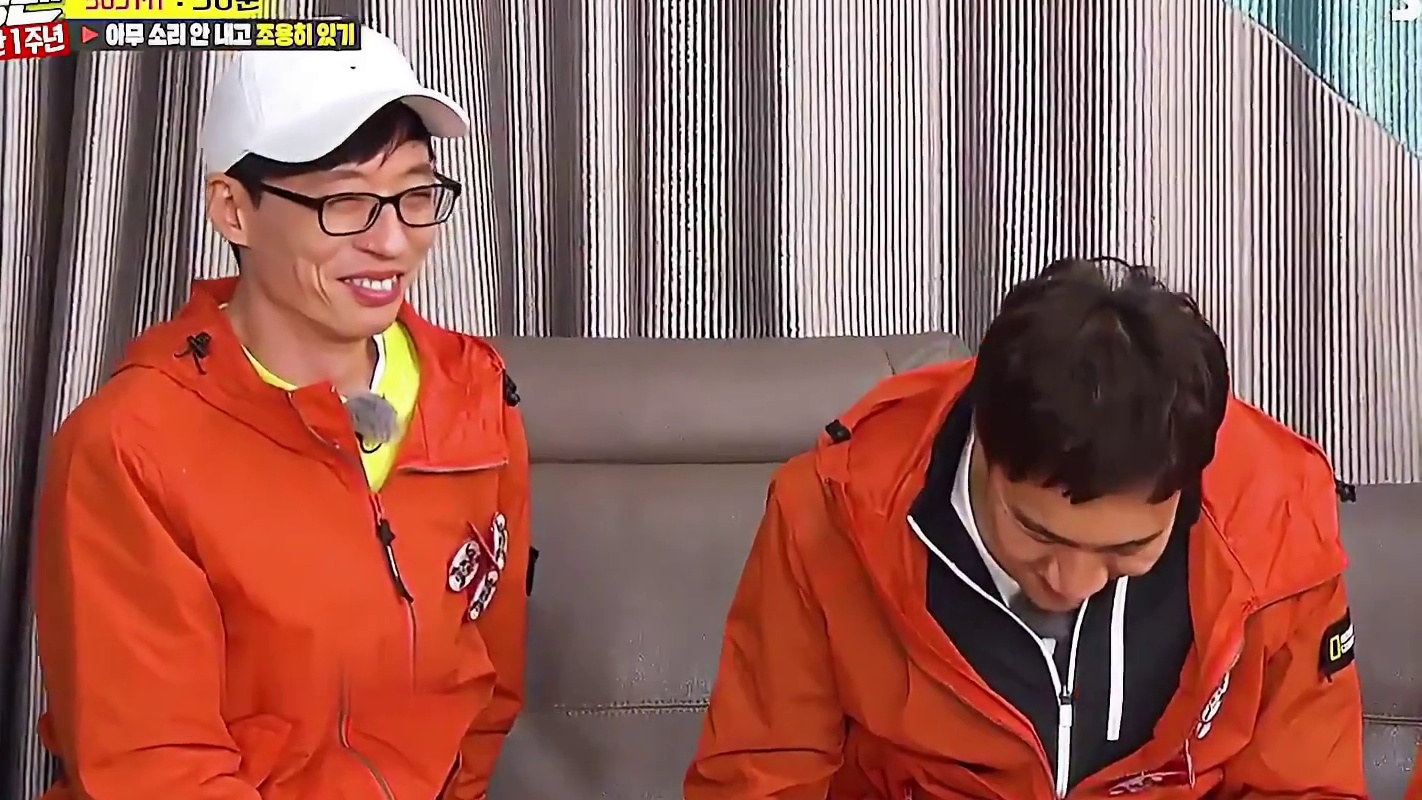 全程高能爆笑不断，RM超好玩的憋笑大挑战！