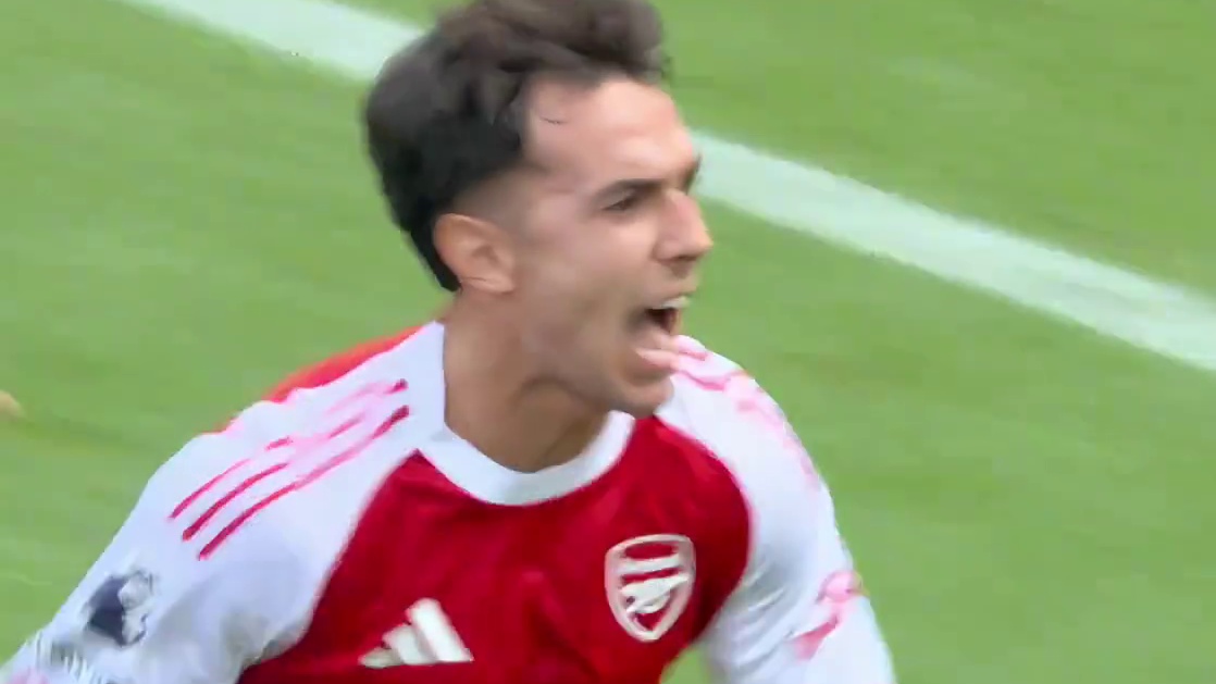 桃花影落飞神剑 这样的凌空抽射让你想起了谁？#英超 #阿森纳