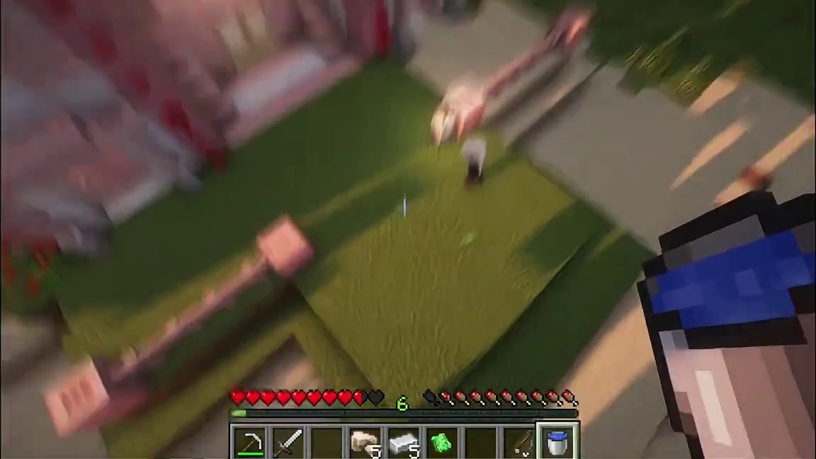 后来，我在回忆里，一遍又一遍的重复那个瞬间，直到我救下她 