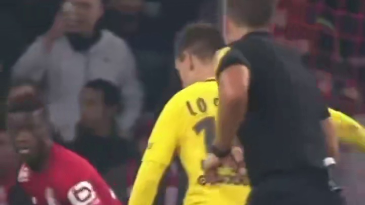 在传内马尔和传卡瓦尼之间选择了单干 #足球