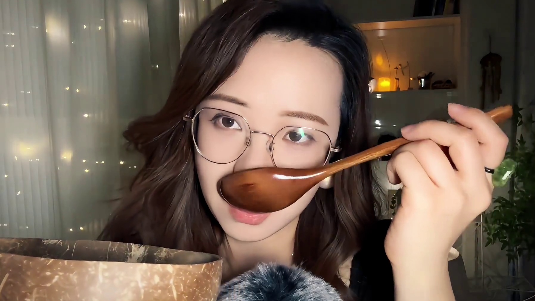 用木勺子吃掉你！BT艺术美食家