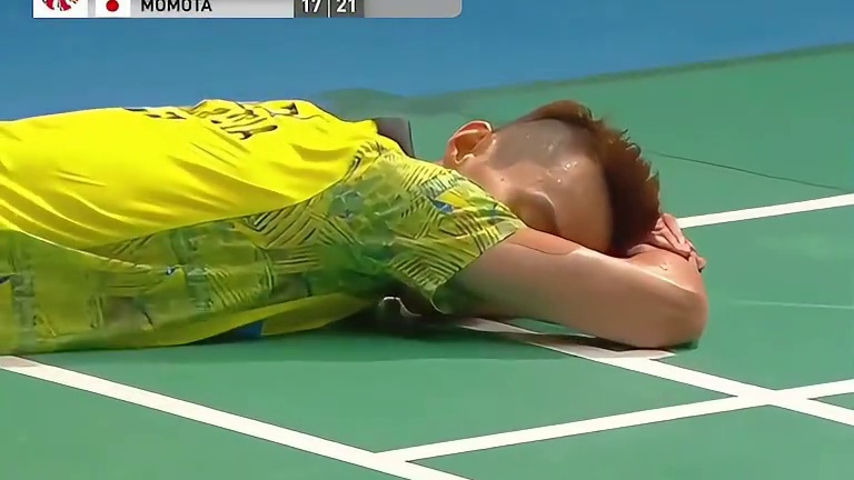 累到虚脱的李宗伟捍卫了大马杯最后的荣耀