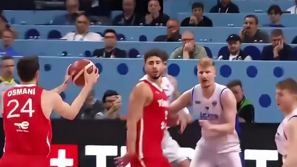 第一中锋？申京现在是不是比约基奇更厉害？