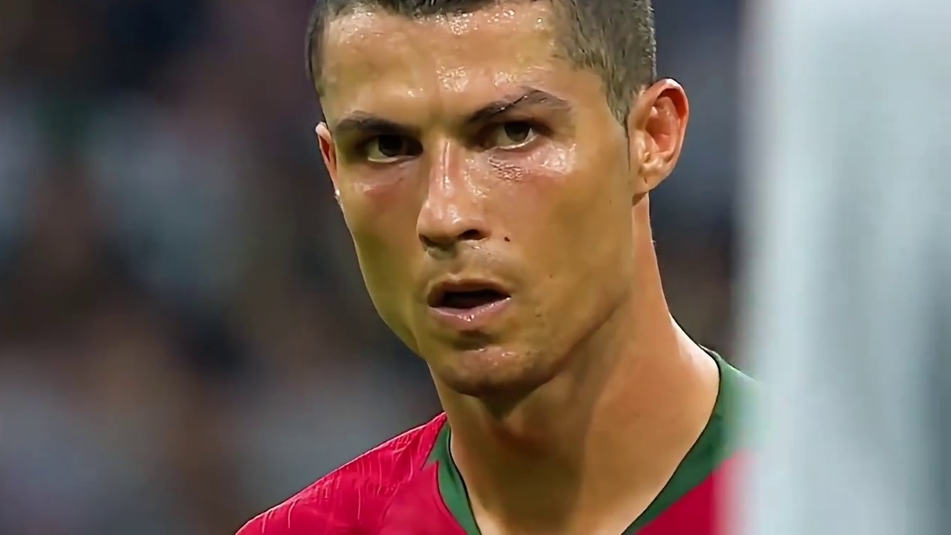 40岁的C罗游龙位任意球，同样的射门方向......#足球的魅力 #dou来足球季 #C罗#利雅得胜