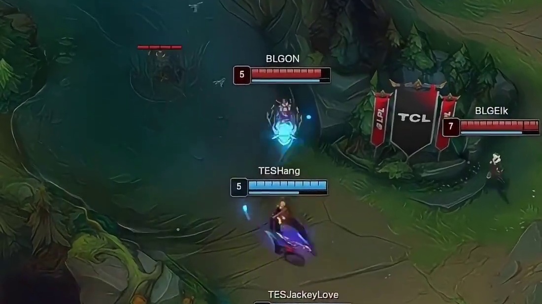 BLG的蜜月期buff还在继续 kanavi再C也对抗不了概念神#2025LPL季后赛 #2025L