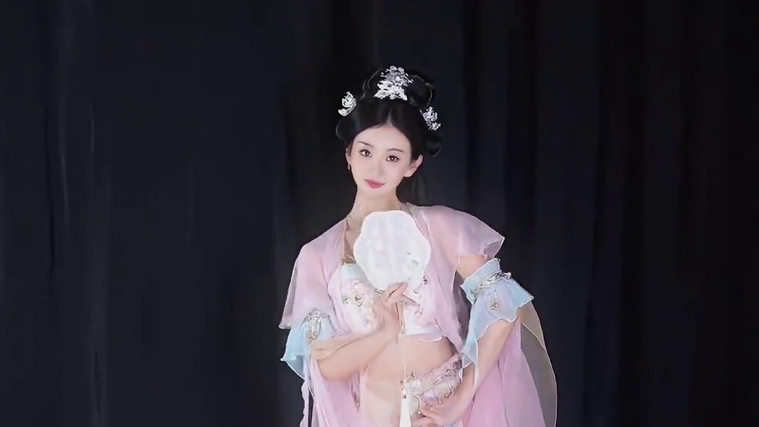 午夜时分月上枝头谁为谁心疼#广寒宫#国风舞蹈