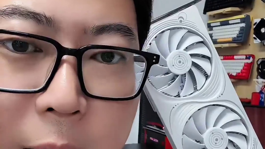 必须夜神？你也是黄金版的？你的车不是库里南？你也不行呀…… #显卡 #谣言 #分享 #数码科技 #实