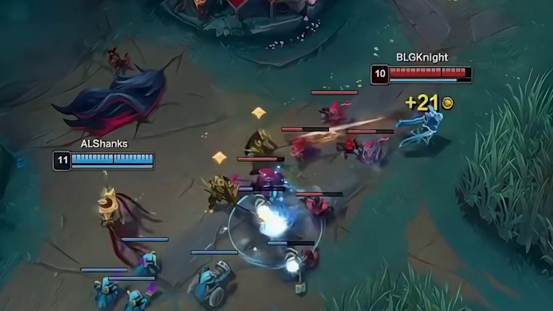 左手反应慢了一点，突过来没铺上e