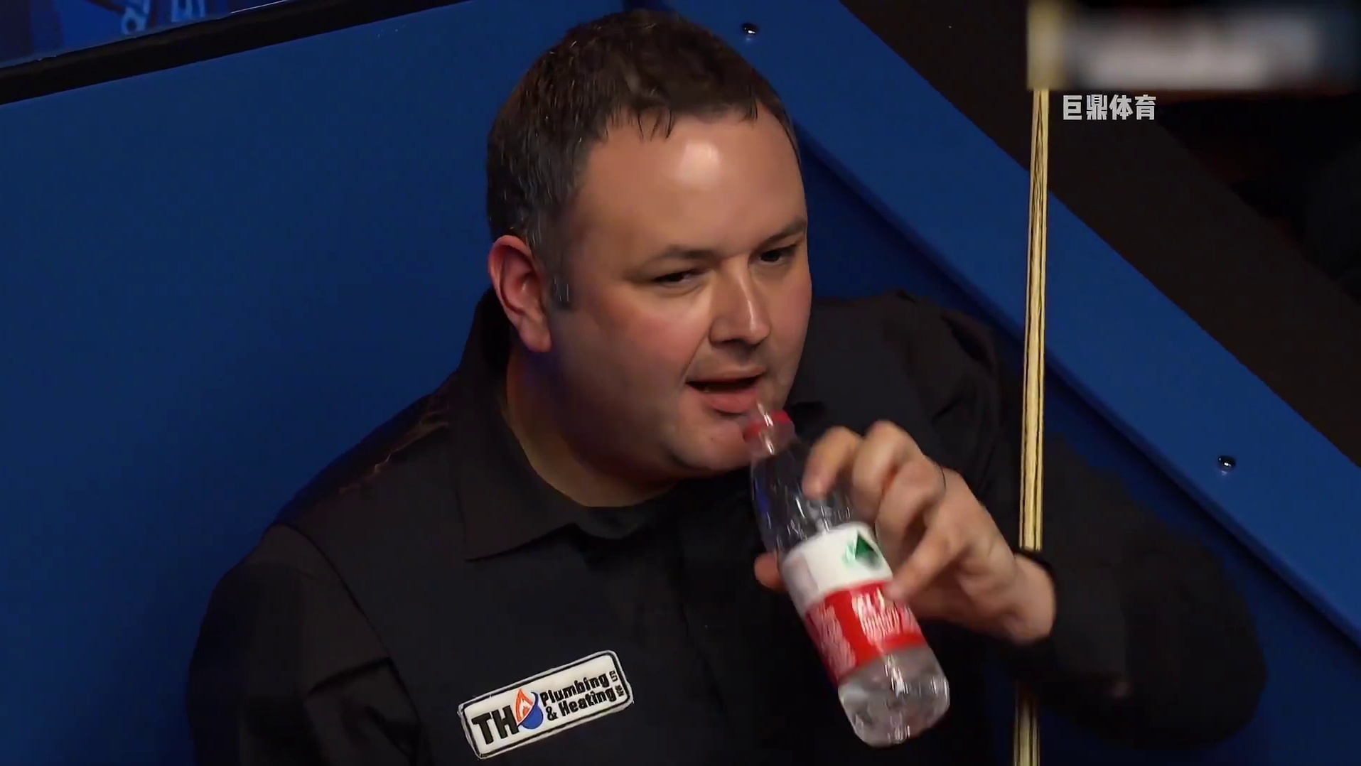 超四分马奎尔以为稳赢，连续送袋口逼赵心童认输，结局出乎意料！(2)