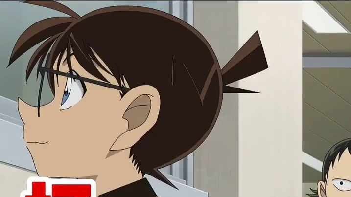 声优一配六《柯南》 根据漫画《名侦探柯南》改编的系列动画电影，讲述高中生侦探工藤新一被神秘的黑衣组织