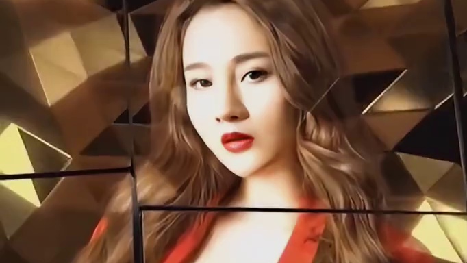 当不被苦难压倒，那么她就已经在成功的路上了