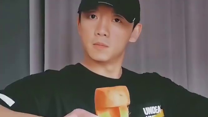 恺哥不愧是获得跑男全勤奖的男人，玩音乐也很可