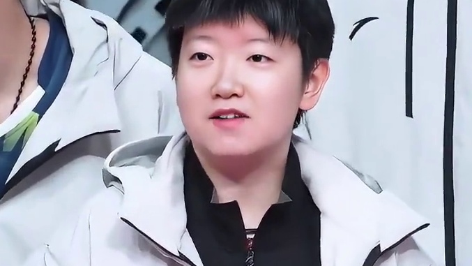 明明王楚钦已经保研北大，为何孙颖莎6年没有毕业？背后原因藏着运动员的两难与坚守#王楚钦  #孙颖莎 