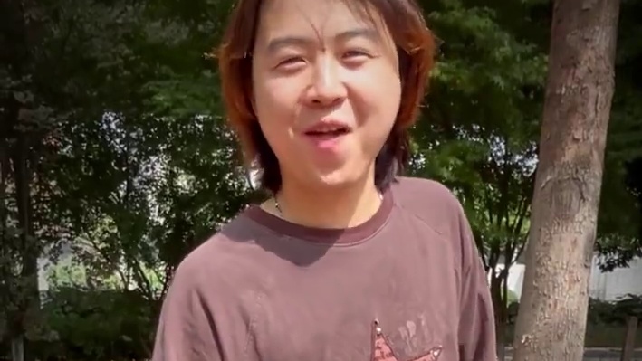 小时候抢着吃，长到了随便吃 #无辣不欢 #辣味零食