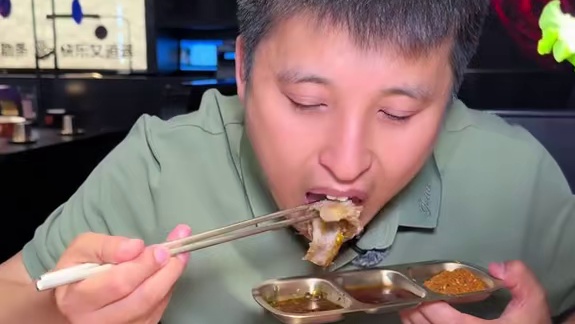 海底捞这什么时候开始干烤肉了，这个真没预制必须得现烤#海底捞旗下烤肉品牌#焰请烤肉铺子#焰请严选#心