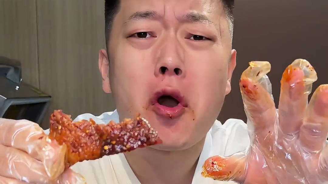 挑战牛肉干谁能吃了给5000 #强烈推荐 #美食 #太好吃了 #分享家乡美食 #地道美食