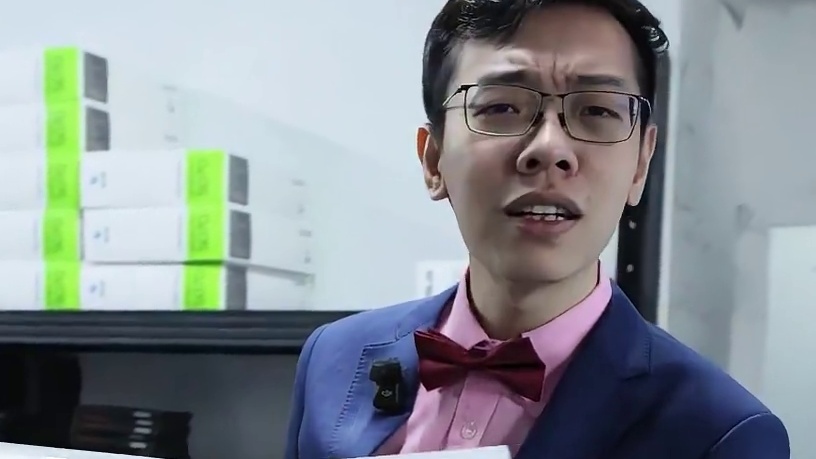 看看云顶大神弃徒的价值“3万”的机器！ #青蛙辅助