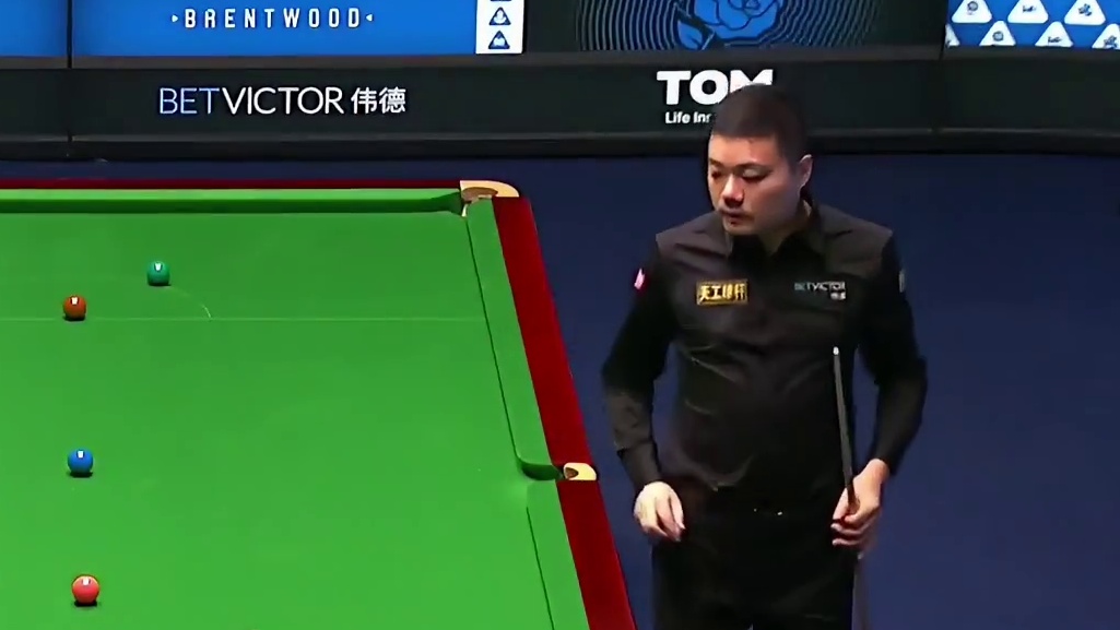 2025英格兰公开赛！丁俊晖极限杆法秀破百，4-1外国名将强势晋级