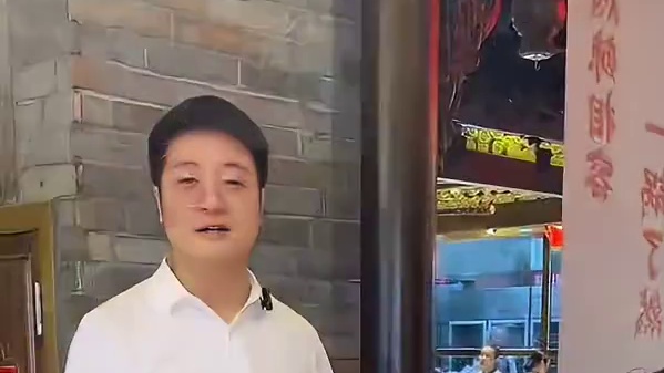 小龙坎火锅升级为了然火锅了，味道还是那么巴适，菜品有大小份了 #小龙坎火锅 #了然火锅 #眉山水街火