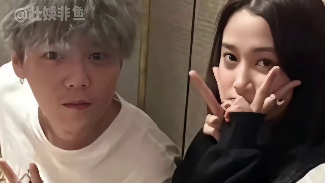 明明爱了关晓彤8年，为何鹿晗零点不再送上生日祝福？关晓彤爸爸的手滑也许有迹可循 #关晓彤 #鹿晗#关