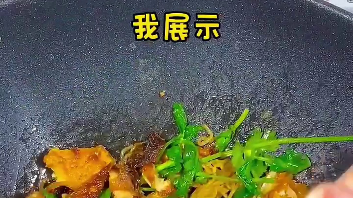 把可乐倒方便面里，这可不是黑暗料理，你会解锁两个神仙吃法
