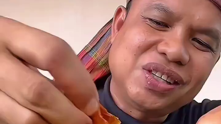 酸辣拌豆角️脆皮烤田鼠 #美食 #户外美食 #泰国美食 #内容启发搜索