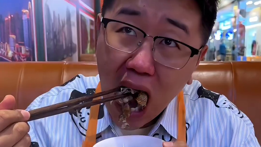 78一位的龙首盛龙广场附近的鲜切牛肉自助火锅，红柳烤肉真的不错！