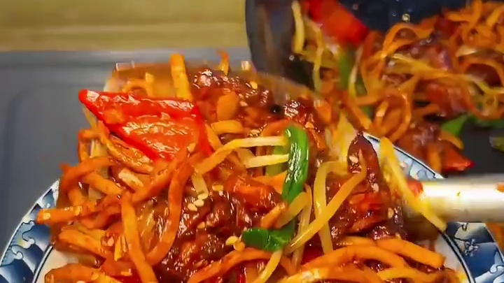 众所周知，男人会做饭，情敌少一半